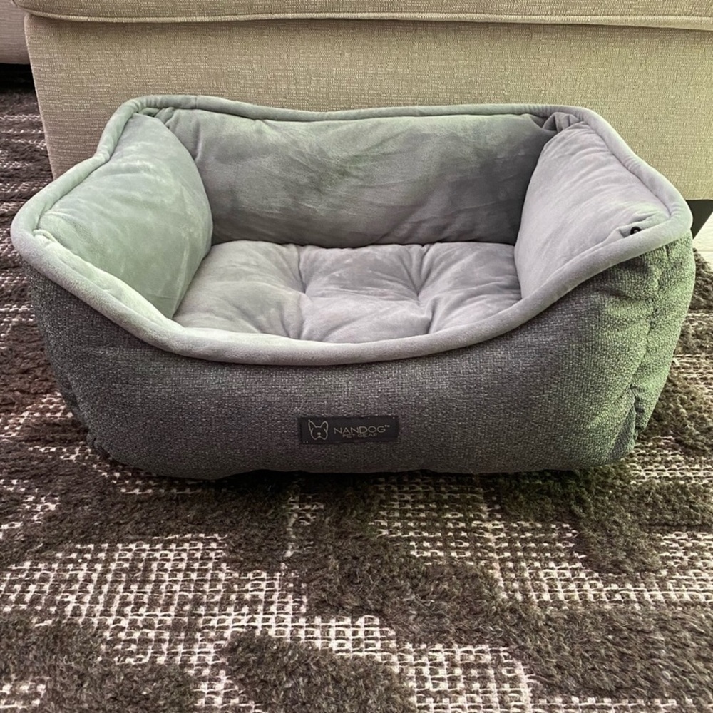 NWOT NANDOG Pet Gear Dog Bed